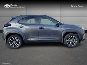 Toyota Yaris Cross CROSS LUNA SPORT - Image 3