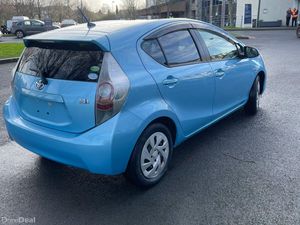 2014 TOYOTA AQUA HYBRID AUTO ONLY 33,000 KM - Image 3