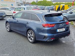 Kia Ceed PHEV 1.6 Petrol Automatic (2021) - Image 3