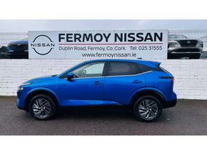 Nissan Qashqai LOW MILEAGE + GLASS ROOF + REAR COL - Image 2