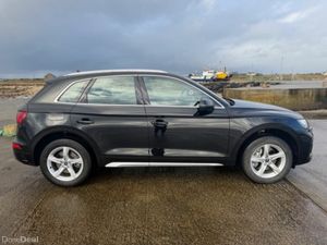 Audi Q5 40 TDI Quattro SE 4DR Auto - Image 2