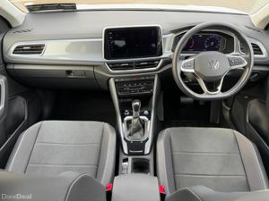 Volkswagen T-Roc 2.0 TDI STYLE AUTO VERY LOW MILEA - Image 2