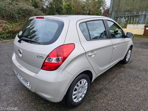 Hyundai i20 2010 1.2cc low mileage - Image 4