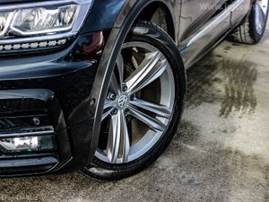 2020 VOLKSWAGEN TIGUAN R-LINE PAN ROOF - Image 4