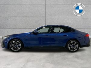 BMW 5-Series 530e M Sport Saloon - Image 4