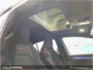 Volkswagen Golf GTI CLUBSPORT DSG 2.0 TSI 300HP - Image 2