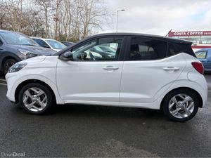 Hyundai i10 1.0 PETROL DELUXE PLUS 2TONE - Image 4