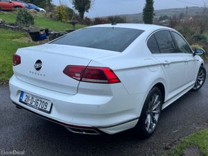 Volkswagen Passat 2021 RLINE - Image 4