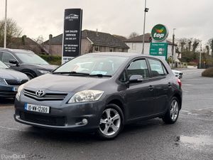 Toyota Auris 2010 1.6 petrol - Image 2