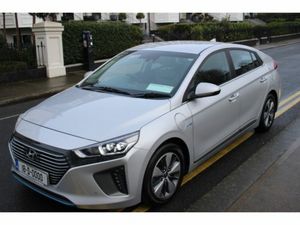 Hyundai IONIQ PREMIUM SE Plug In hybrid - Image 4