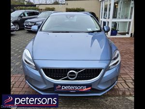 Volvo V40 2.0 D2 MOMENTUM NAV + 120BHP 5DR - Image 4