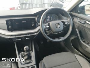 Skoda Octavia Ambition 2.0TDi 150HP - Tiny Mileage - Image 2