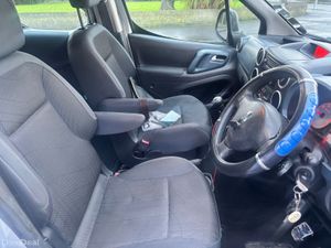 Peugeot Partner Tepee 2012 wheel chair - Image 4