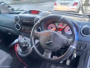 Peugeot Partner Tepee 2012 wheel chair - Image 2