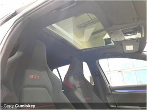 Volkswagen Golf GTI CLUBSPORT DSG 2.0 TSI 300HP - Image 2
