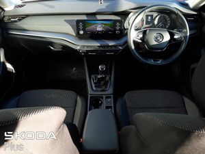 Skoda Octavia **TINY MILEAGE** AMBITION 2.0TDI 115 - Image 2