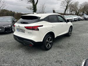 23 Nissan Qashqai SV PREMIUM AUTO - Image 2