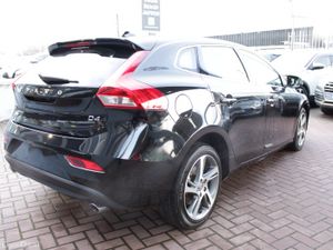 2016 VOLVO V40 - Image 4