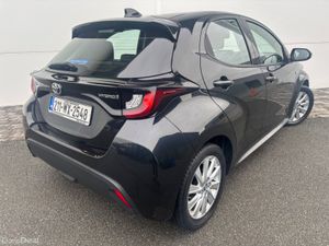 2021 TOYOTA YARIS LUNA HYBRID NCT TAX - Image 3