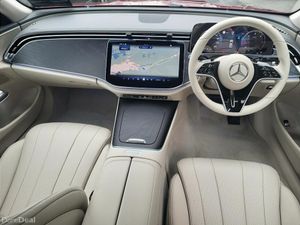 Mercedes-Benz E-Class E220d Exclusive PLUS AUTO - Image 4