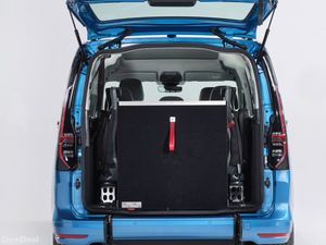 Taxi Spec PHEV Wav VW Caddy Life - Image 4