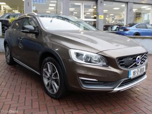 2.0D CROSSCOUNTRY EDITION ESTATE AUTOMATIC // 1 OW - Image 2