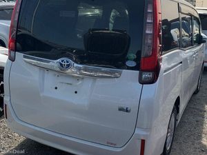 2014 Toyota Noah 1.8 Hybrid 7 SEATER - Image 3