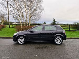 Opel Astra 1.4 petrol ( NCT and TAX ) !! - Image 3