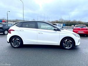 Hyundai i20 Deluxe Plus . - Image 3