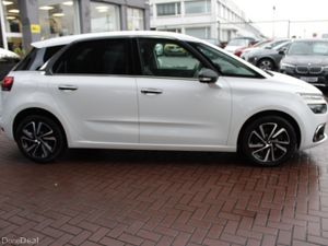 2.0HDI SHINE EDITION 5DR ESTATE AUTOMATIC // 1 OWN - Image 3