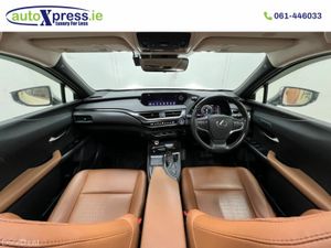 Lexus UX VERSION C 2.0 Hybrid Automatic, Reversing - Image 2
