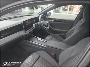 Volkswagen Passat Estate R-Line - Image 3