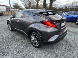 231 Toyota C-HR LUNA AUTOMATIC - Image 3