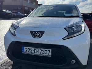 2022 Toyota Aygo X  1.0 VVT-I x-play Smartphone - Image 3