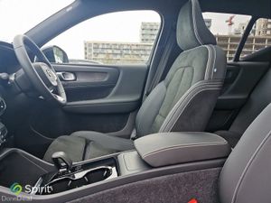 Volvo XC40 Fully Electric, 231hp Ultimate Pro, Pan - Image 4