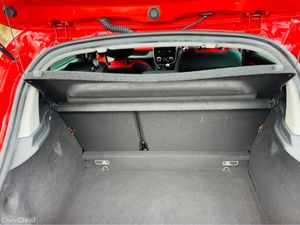 Renault Clio / AUTO / LOW KMS - Image 4