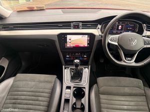 Volkswagen Passat 2.0 TDI 150HP R-Line - Image 3