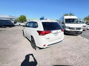 Mitsubishi Outlander 2.0 Hybrid Plug in 2018 - Image 3