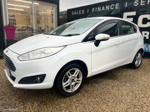 FORD FIESTA ZETEC - 1.2 - LOW INSURANCE - LOW TAX - Image 3