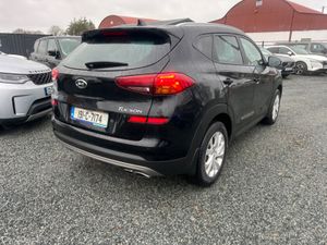 19 Hyundai Tucson 1.6 EXECUTIVE low kms - Image 3