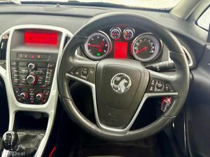 OPEL/ Vauxhall Astra SRI, LOW KMS, NCT&TAX - Image 3