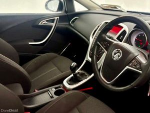 OPEL/ Vauxhall Astra SRI, LOW KMS, NCT&TAX - Image 2