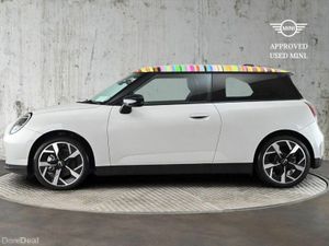 Mini Cooper Cooper SE - Image 3