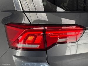 Volkswagen T-Roc DESIGN 1.0 TSI MANUAL**MULTIFUNCT - Image 3