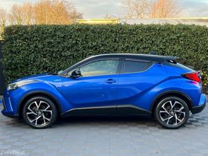 Toyota C-HR 1.8 HYBRID // SERVICE HISTORY // TOP V - Image 3