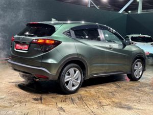 Honda Vezel 1.5 AUTOMATIC HYBRID - Image 4
