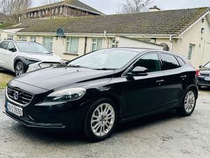 VOLVO V40 2015 1.5 PETROL AUTOMATIC - Image 4