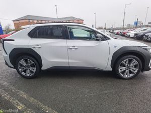 SUBARU SOLTERRA 71KWH AWD TOURING **SUNROOF** - Image 4