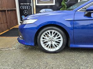 Toyota Camry Hybrid - Image 4