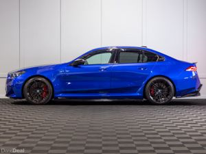 2025 BMW M5 (G90) - Image 3